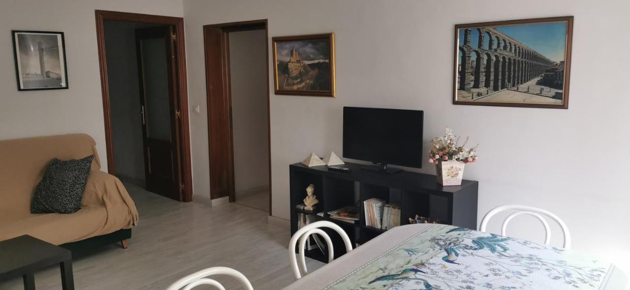 Villa "Luna De Segovia" Leganés Exteriér fotografie