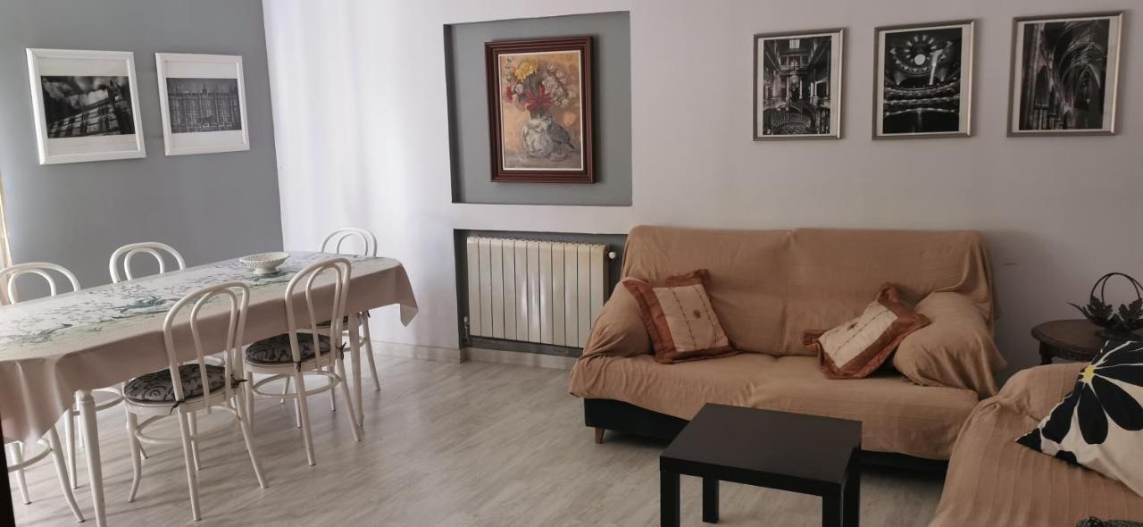 Villa "Luna De Segovia" Leganés Exteriér fotografie