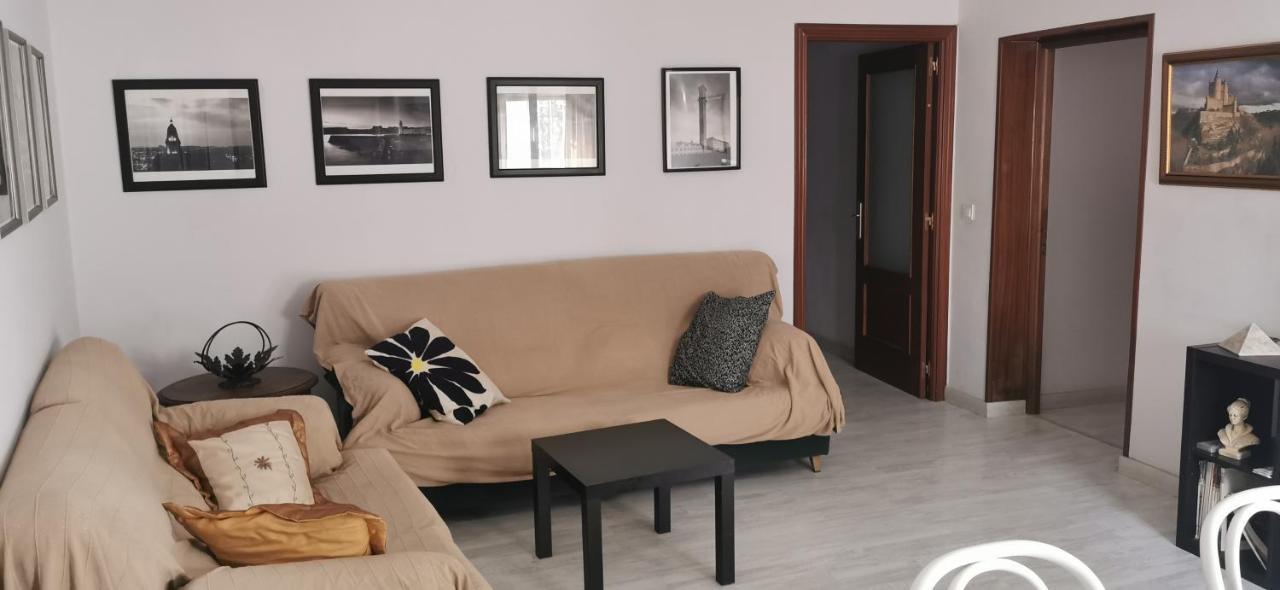 Villa "Luna De Segovia" Leganés Exteriér fotografie